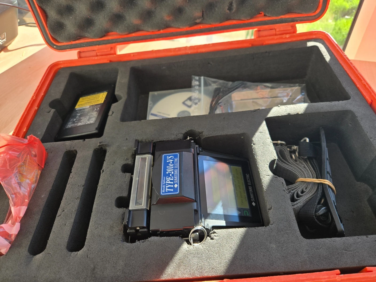 Sumitomo Type-201e Handheld Fusion Splicer - Ultra Low Usage (2371 Arcs) - Image 5