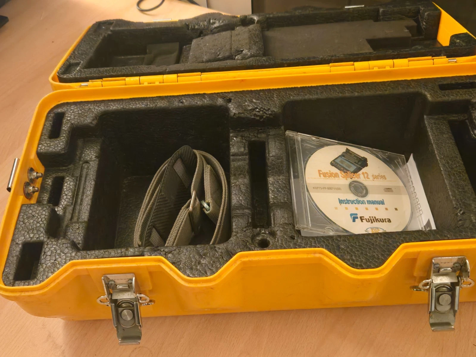 Fujikura 12S Handheld Fusion Splicer - Ultra Compact - Good Condition - £485 - Image 2