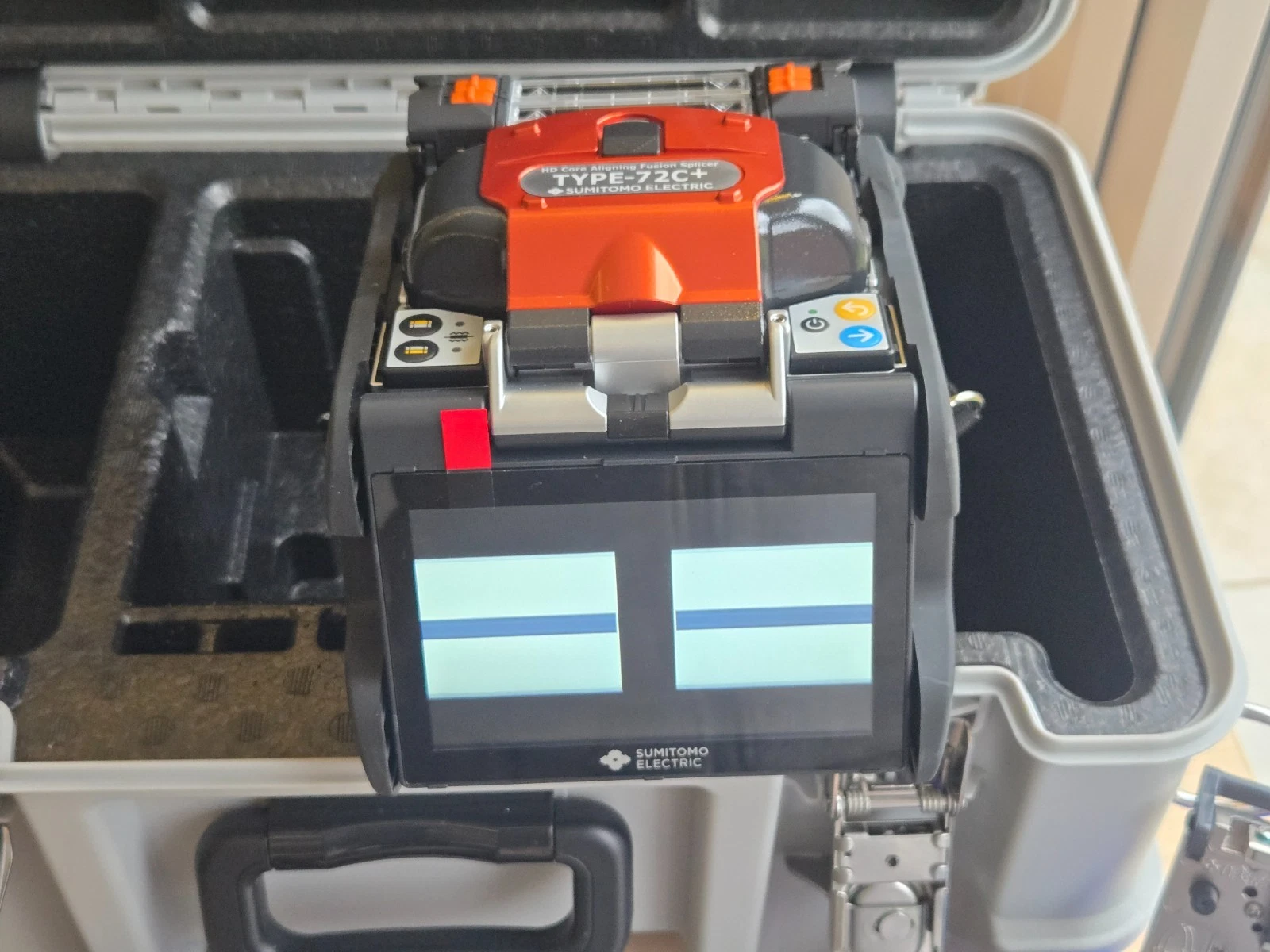 Sumitomo Type-72C+ HD Core Aligning Splicer - Brand New Long-Term Warranty - Image 4