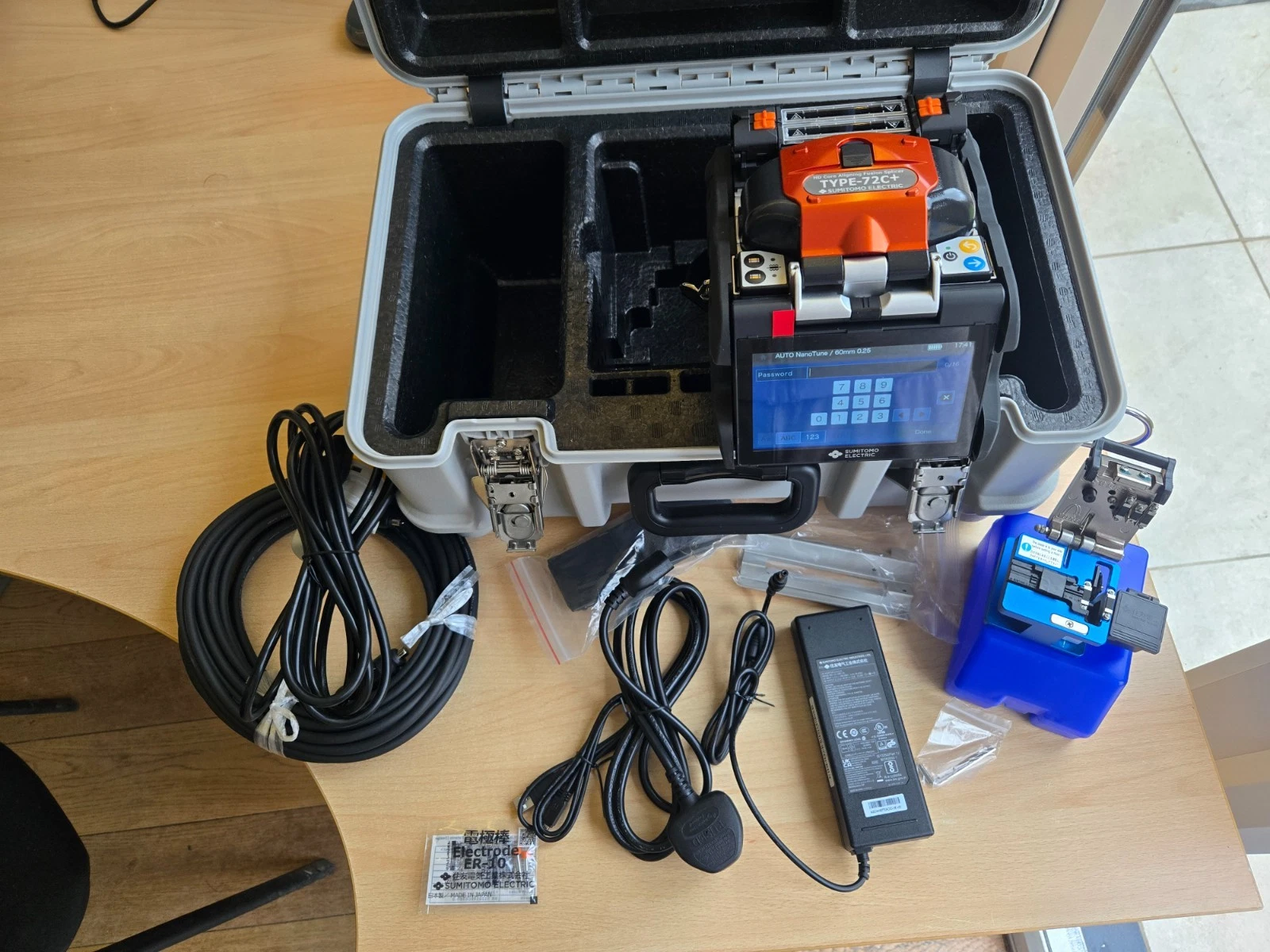 Sumitomo Type-72C+ HD Core Aligning Splicer - Brand New Long-Term Warranty - Image 7